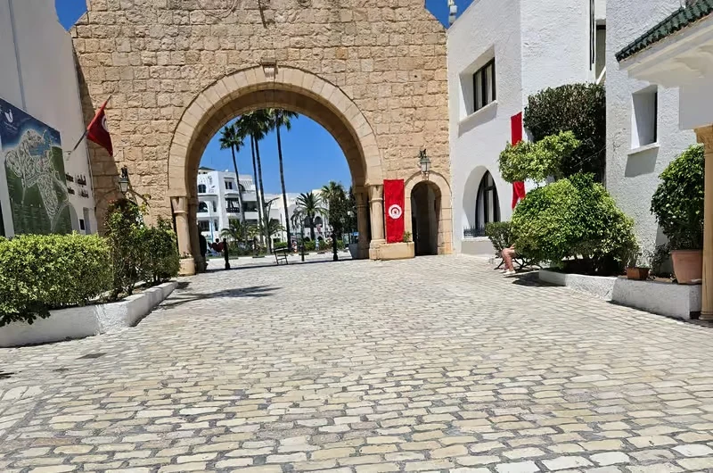 Arquitectura y calle en Túnez