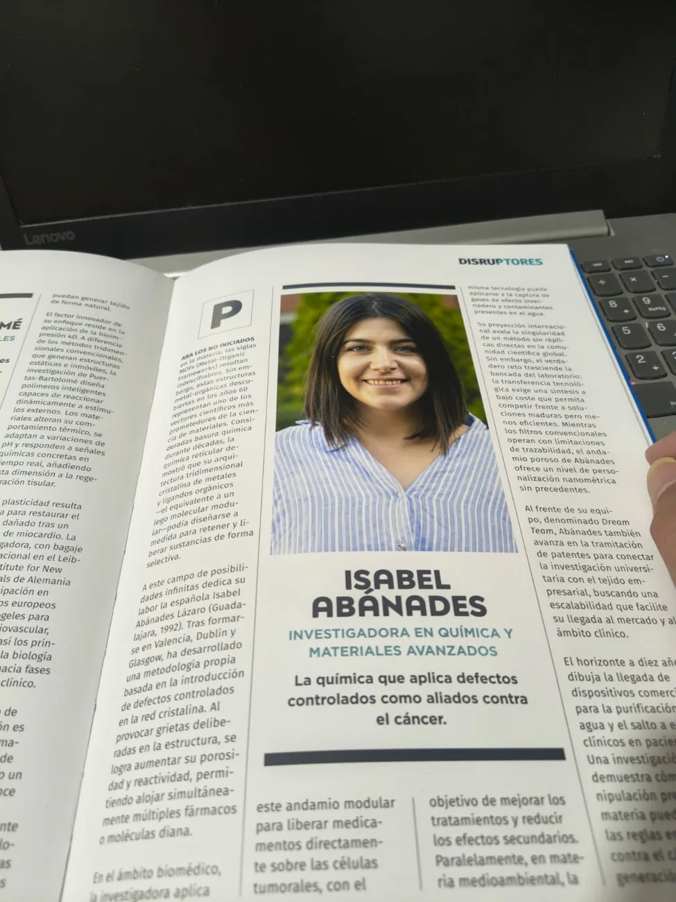 Ejemplar del anuario Los 50 más disruptores abierto por la página de Isabel Abánades