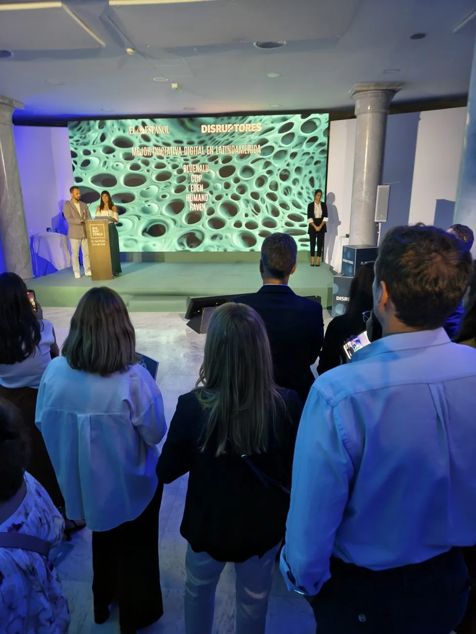 Escenario de los DISRUPTORES Innovation Awards 2026 en Madrid