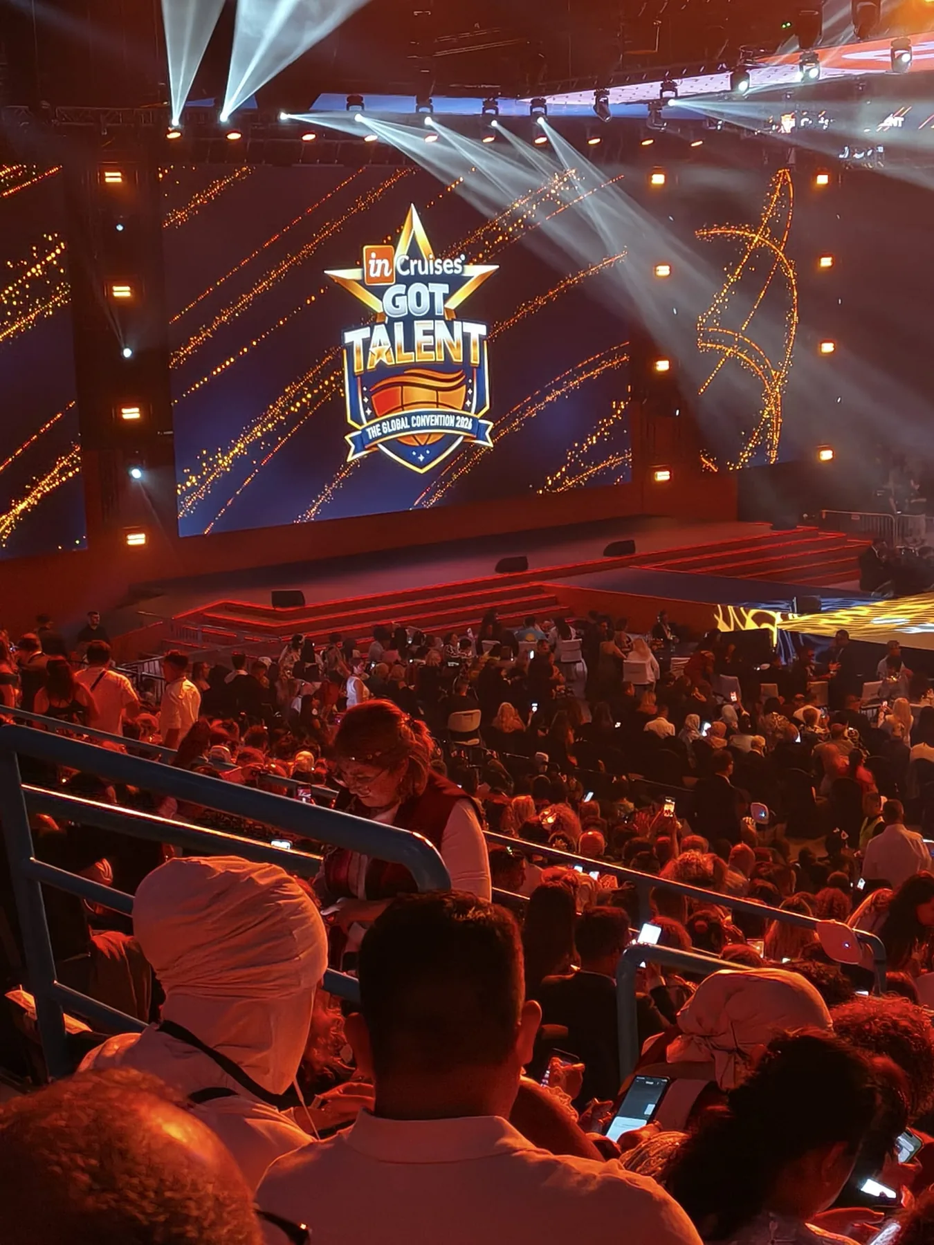Escenario de inCruises Got Talent durante The Global Convention 2026